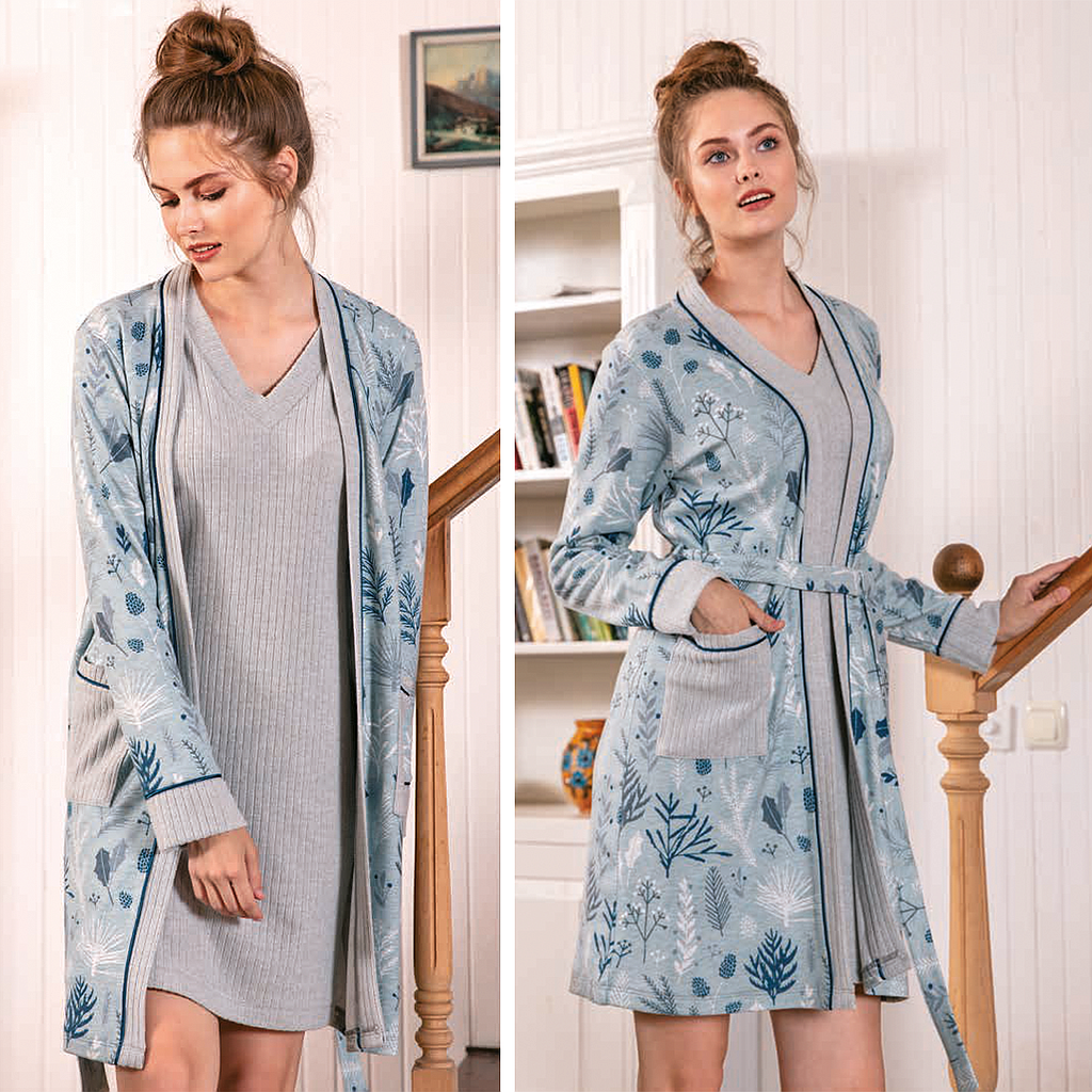 Women's set of two pieces, a night shirt and a floral robe