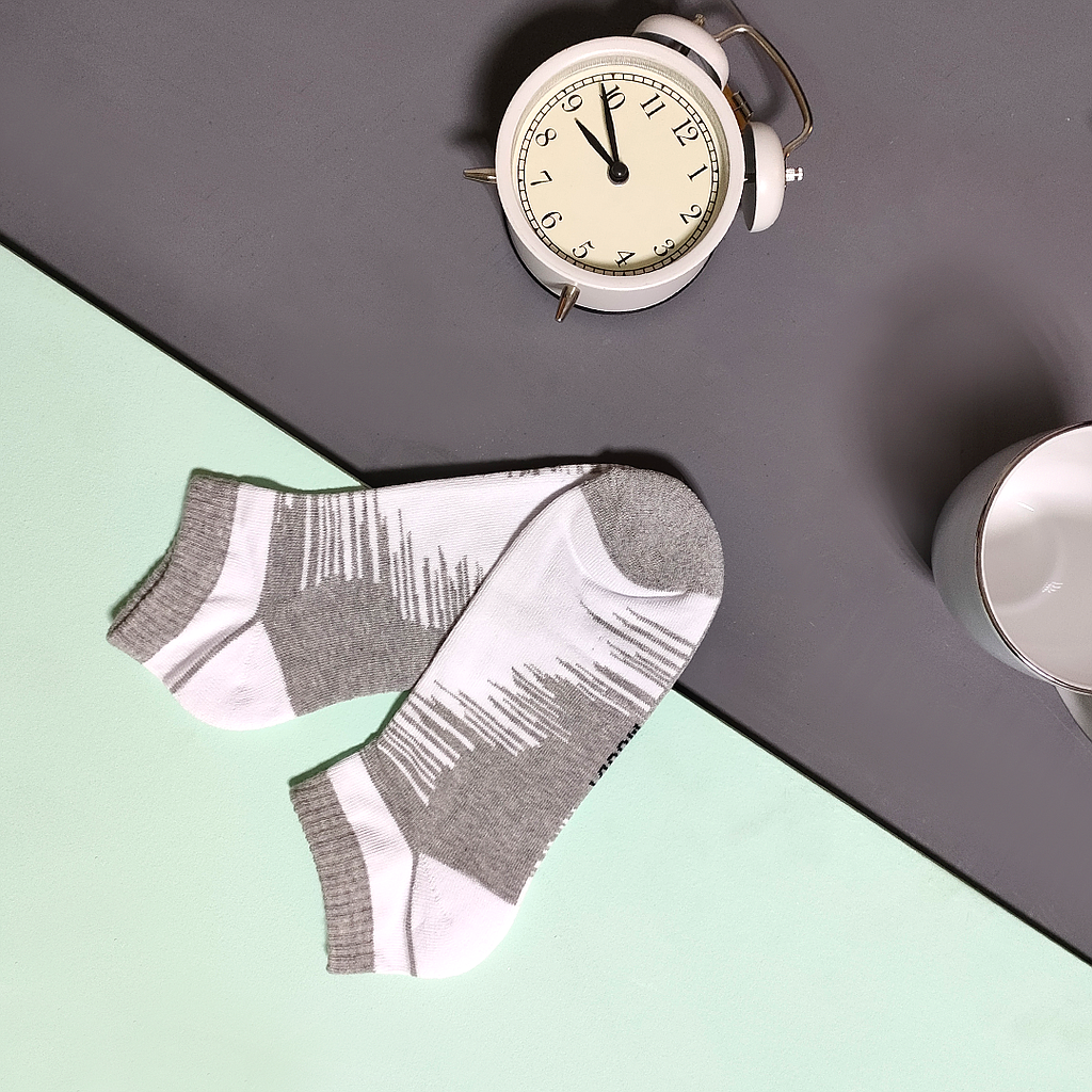 Men's short-heeled socks with graphics