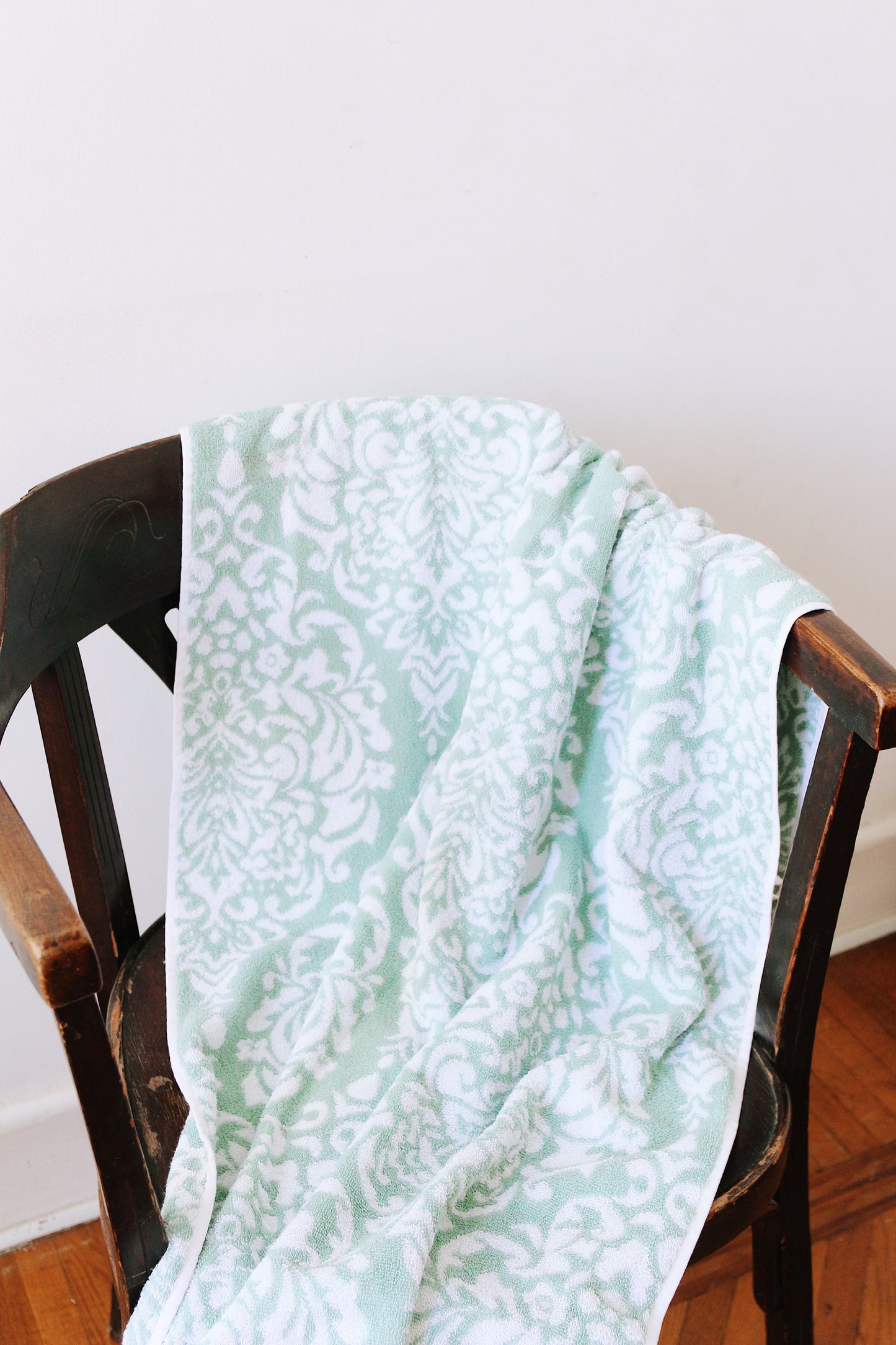 MEDALIION 140*70 فوط مقاس