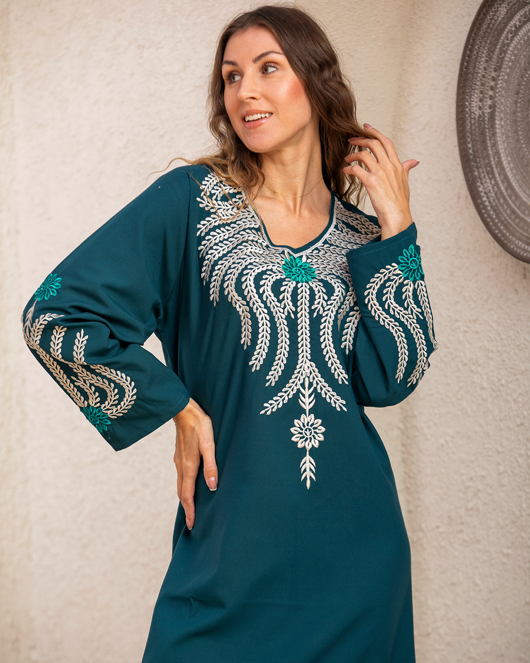 قميص كتان ساده مطرز 3